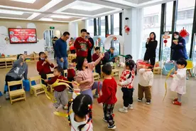 中华优秀传统文化传承｜舞龙戏珠喜气洋洋！这场寓教于乐的亲子活动欢声满堂图片