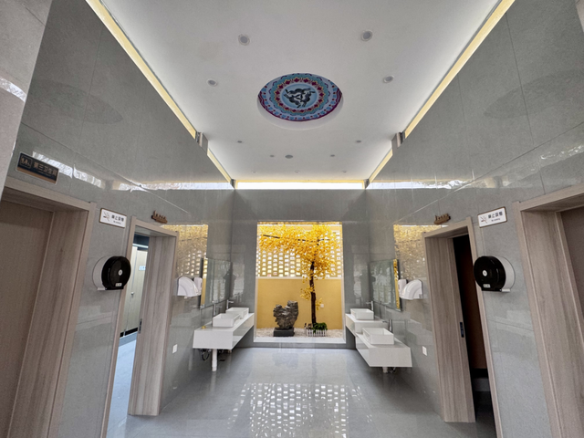 敦煌市阳关镇龙勒村“文化卫生间”刷新旅游新体验