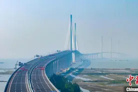 粤港澳大湾区核心工程黄茅海跨海通道建成通车图片