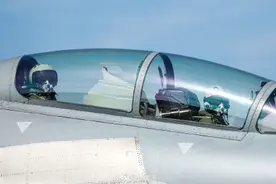 砺剑长空！战机飞行训练大片来袭图片