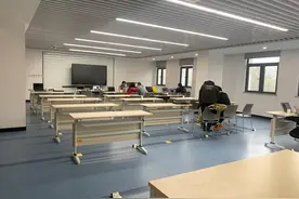在学研究生5年增加115万人！“研究生多到无宿舍可住”引关注，北大、复旦等已明确图片