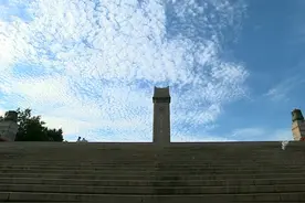 百岁老人来南京“看妈妈”图片