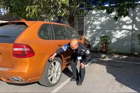 年检不通过，“黄牛”能办？知道真相的他，直呼：“花了冤枉钱！”图片