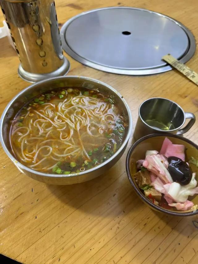 官方通报“3块钱加面”纠纷：责令面馆拆除店招，督察介入调查民警处警不规范