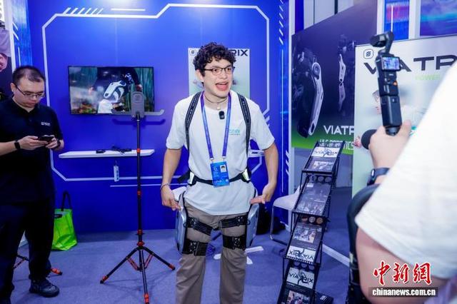 千余项技术产品集中亮相 乌镇“互联网之光”照见未来