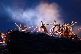 艺术与文旅交融，舞蹈诗《家住长江边》在湖北剧院复演图片