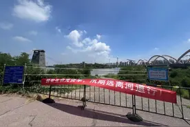 上游来水正经天津潮白新河入海！三道闸口泄洪！图片