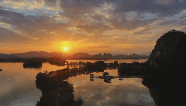 肇庆“天空之镜”太梦幻了！原来还有这样一段历史……