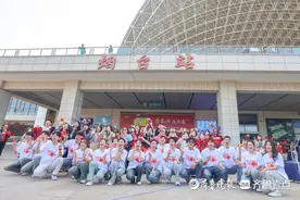 “你是我的小苹果”！一场热情的双向奔赴在烟台上演图片