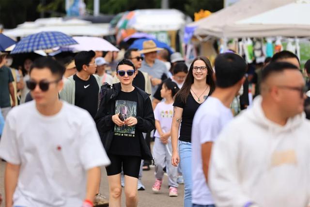 2025滇池国际咖啡文化嘉年华·图集丨活动首日，32.5万人次嗨爆滇池东西岸