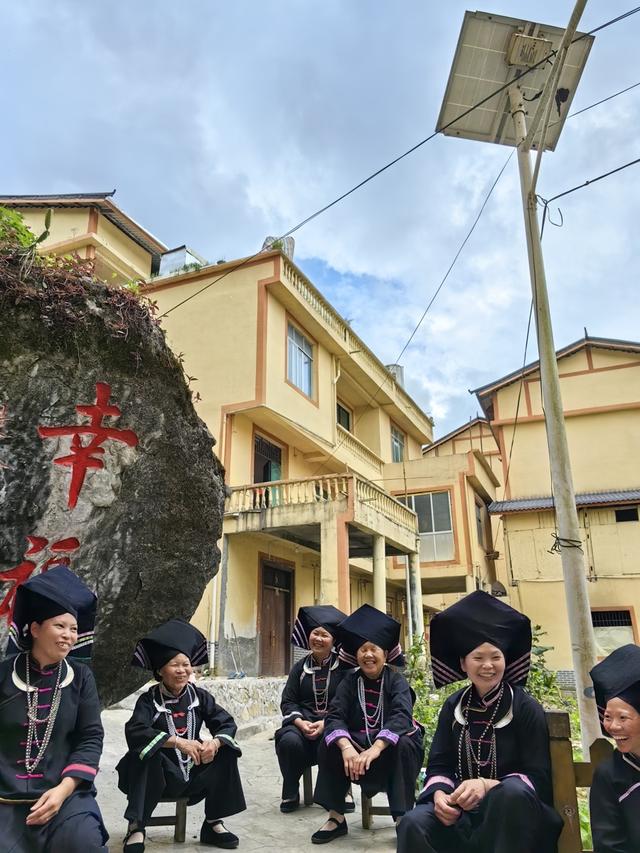 走进“黑衣壮”，难忘那坡、那山、那村、那晚……