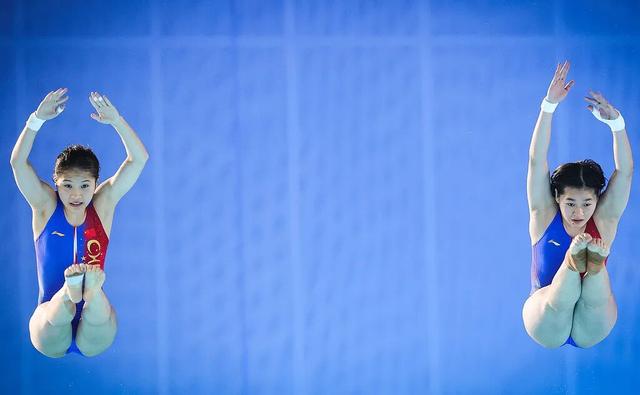 上海队陈芋汐/掌敏洁获得全运会女子双人10米台冠军