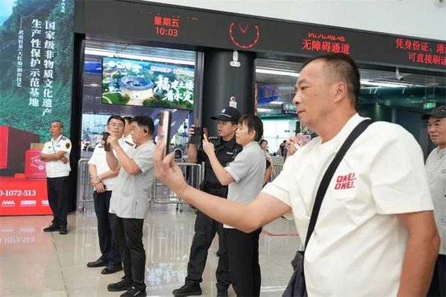 火热7月，红河歌舞在厦门刮起“最炫民族风”！