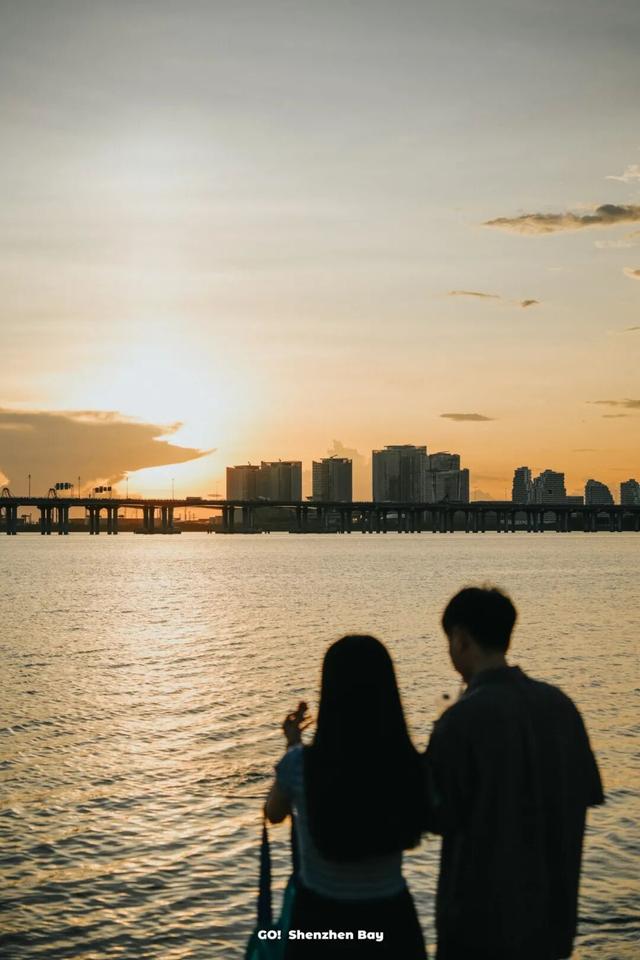深圳首个都市沙滩开放！