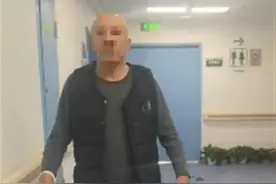 多重疾病老人高位截瘫，多学科协作综合救治助其康复行走图片