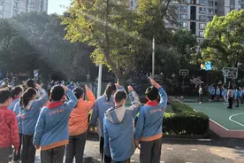 上海这所小学上学最晚，为什么不担心学习成绩图片