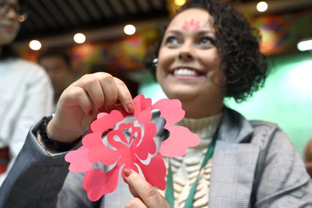 起猛了，我在洛阳被「牡丹」包围了！