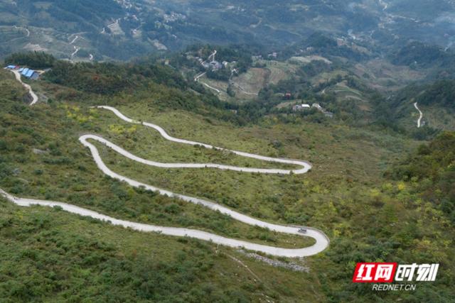 大美红图丨海拔落差1400米，跑山卖货郎与他的移动小卖部