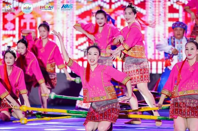祝贺！白沙代表队在海南国际旅游岛欢乐节竹竿舞大赛中荣获二等奖