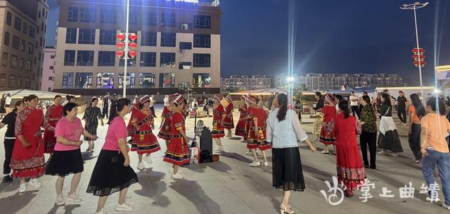 麒麟区益宁街道：主题活动燃爆夏夜 文化服务双惠民