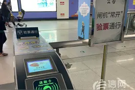 信号山：青岛70座地铁站试行“闸机常开” 让信任双向奔赴图片