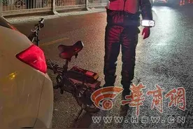 【新春走基层】穿梭大街小巷 对话代驾小哥：将顾客安全送达有成就感图片