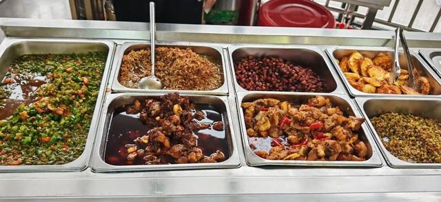 清镇市行政中心广场向市民开放！