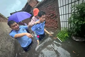 暴雨来袭！临沂罗庄公安全力守护群众平安图片