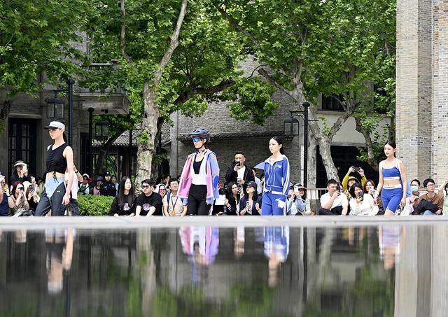 “工位主理人”的诗和远方：“时尚古镇”嘉兴濮院