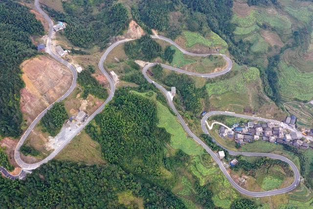 广西龙胜：大循环公路拓宽旅游发展新通途