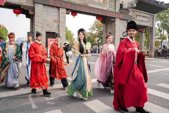 一场节庆激活一座古镇，西塘古镇用新玩法圈粉年轻人