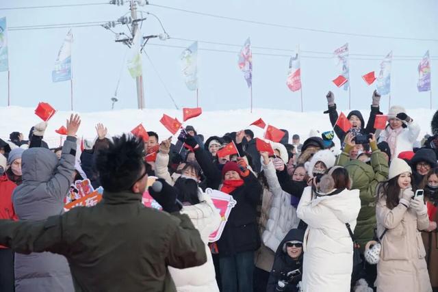 “冰雪绘米东 欢歌庆雪季”2025年米东区冰雪风情季火热启幕