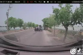 潍有正能量丨路遇老人倒地，潍坊小伙伸出援手图片