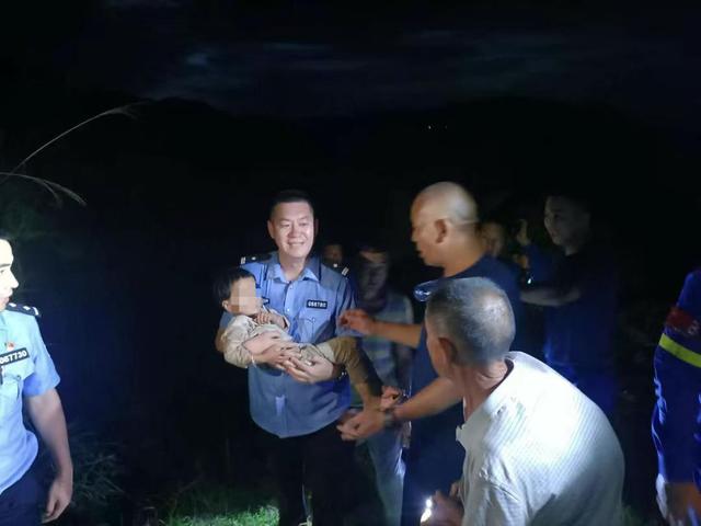 湖南新邵突然失踪的2岁女孩平安找到，当地公安：在距离家1公里外的山林石缝中发现