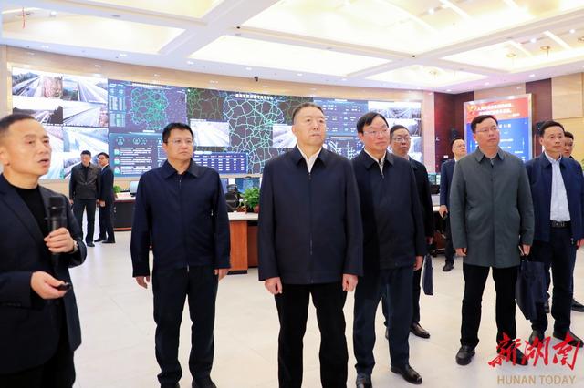 毛万春在省高速公路集团宣讲调研