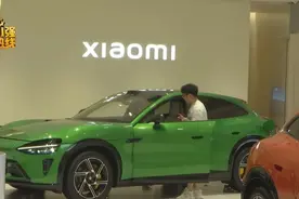 女子下定了一台小米Yu7，交付却要一年后！“销售给我画了一个饼……”图片