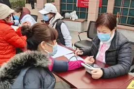 清洁城市、志愿服务，学院路街道开展雷锋日活动图片