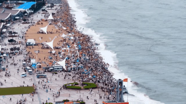 日照海边！“下饺子”模式！今夏顶流避暑地！