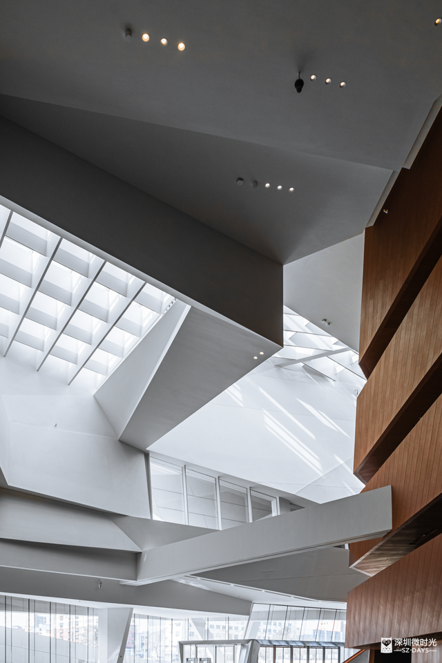 新地标！漂在水上的「白色山丘」，羡慕龙华人！