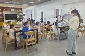 “童心防溺水 携手护成长”安全教育绘画活动图片