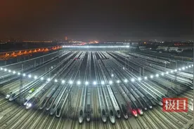 “陆地航母”集结竞发，智能巡检机器人春运首秀图片