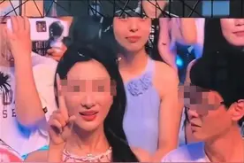 “眼镜哥”陪前女友看薛之谦演唱会开直播，一场策划好的表演？图片