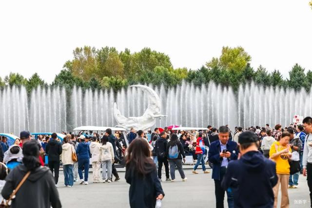 月洗碧潭 秋满林梢 中秋佳节 珍藏美好祝愿