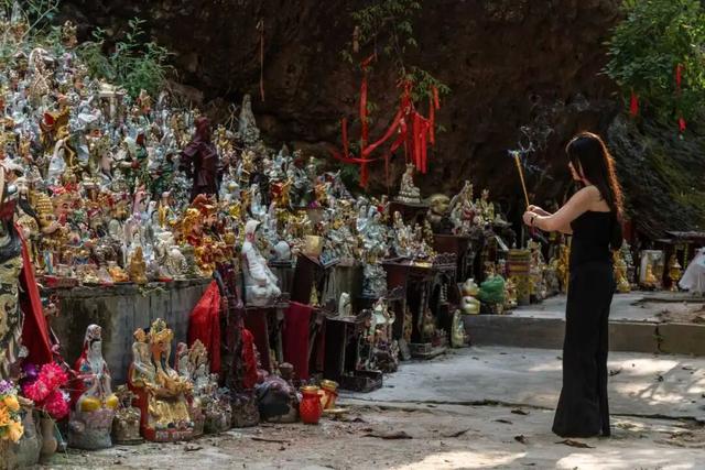 中国最魔幻的城市，“打包”全球