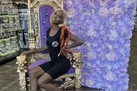 27岁美国女歌手上台演唱时，被枪杀身亡图片