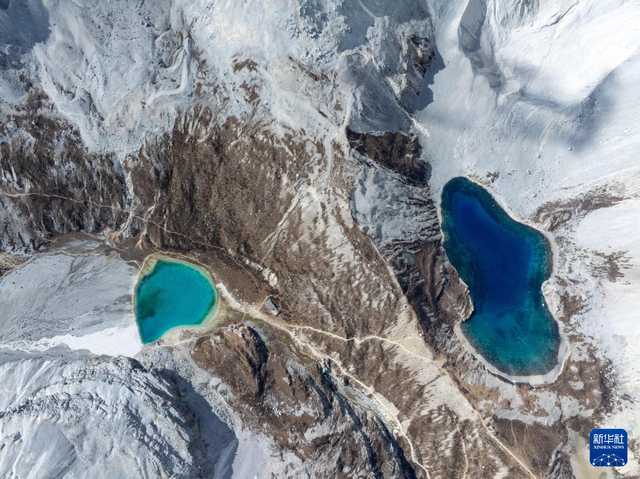 美丽中国丨穿越冰峰 遇见稻城亚丁