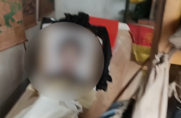 男子溺亡后被同伴运回家中摆成睡姿，家属3天后才发现，遇难者姐姐：发现遗体时已腐烂