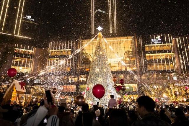 一眼望去全是人！这个元旦，武昌爆火！