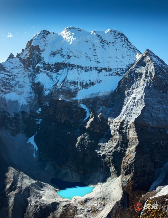 C视觉·C位追山⑨丨每一张都是手机屏保 隔屏仰望亚丁三大雪山