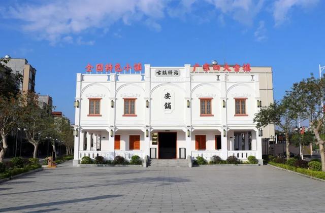 “缀美”！一起解锁湛江这里的墙绘宝藏地图→